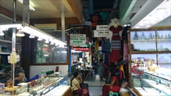 ボギョック・アウンサン・マーケット Bogyoke Aung Sann Market ヤンゴン yangon お土産 観光