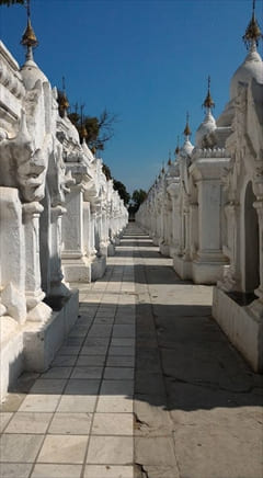 クソドワ・パゴダ Kuthodaw Pagoda photo 写真 ミャンマー